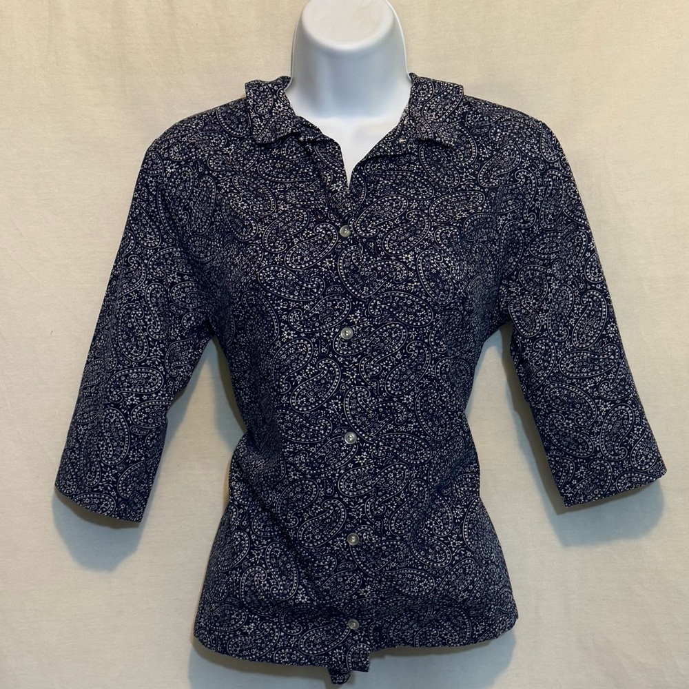 D-41 Susan Wells Blue & White Paisley 1/2 Sleeve Button Down Blouse Size 12‎